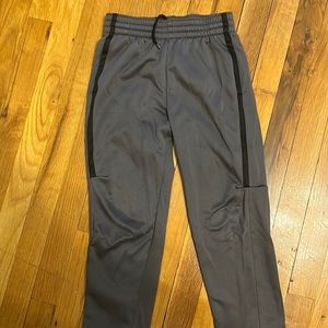 Boys MEDIUM fleece pants